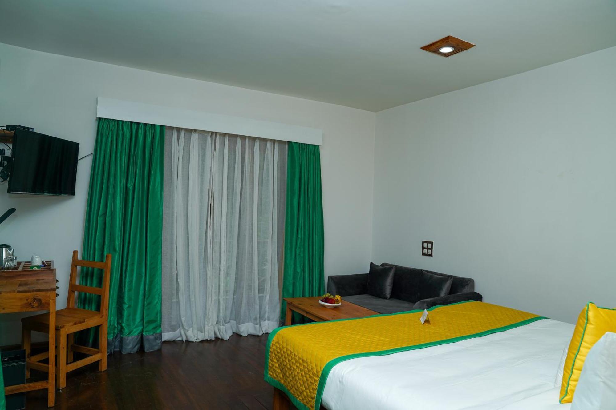 Zone Connect By The Park, Manali Hotel Bagian luar foto
