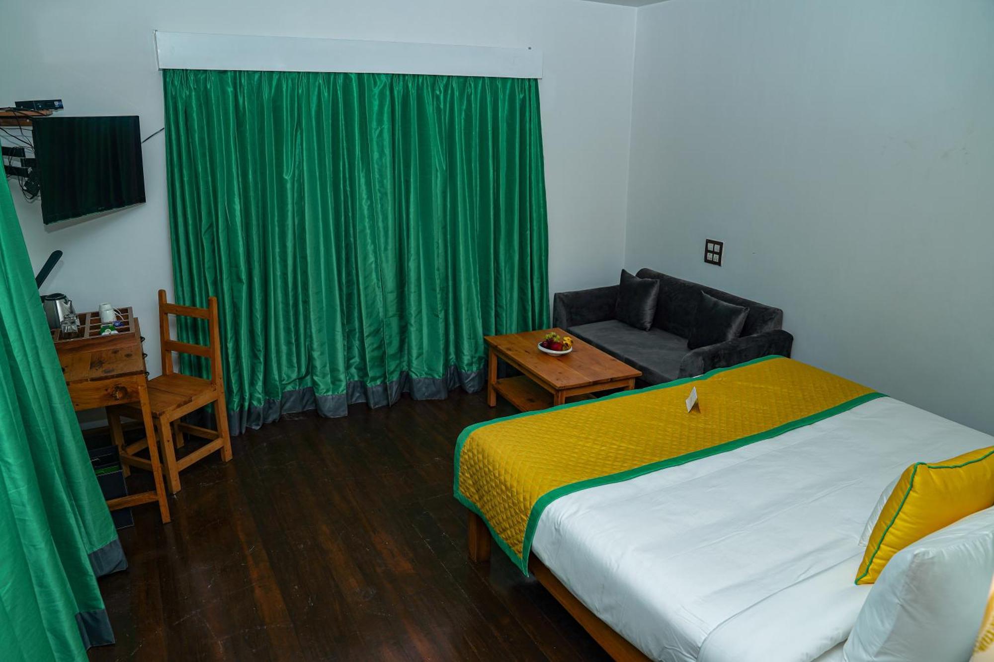 Zone Connect By The Park, Manali Hotel Bagian luar foto