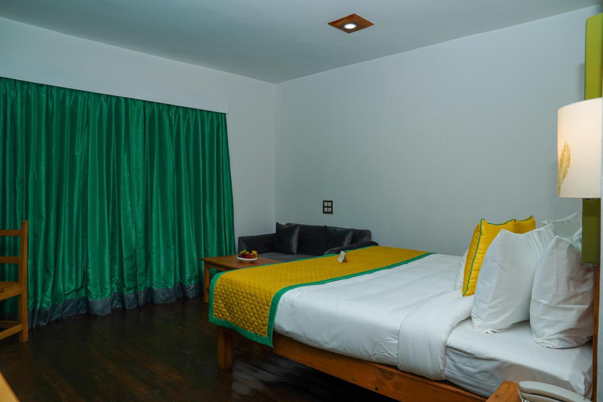 Zone Connect By The Park, Manali Hotel Bagian luar foto