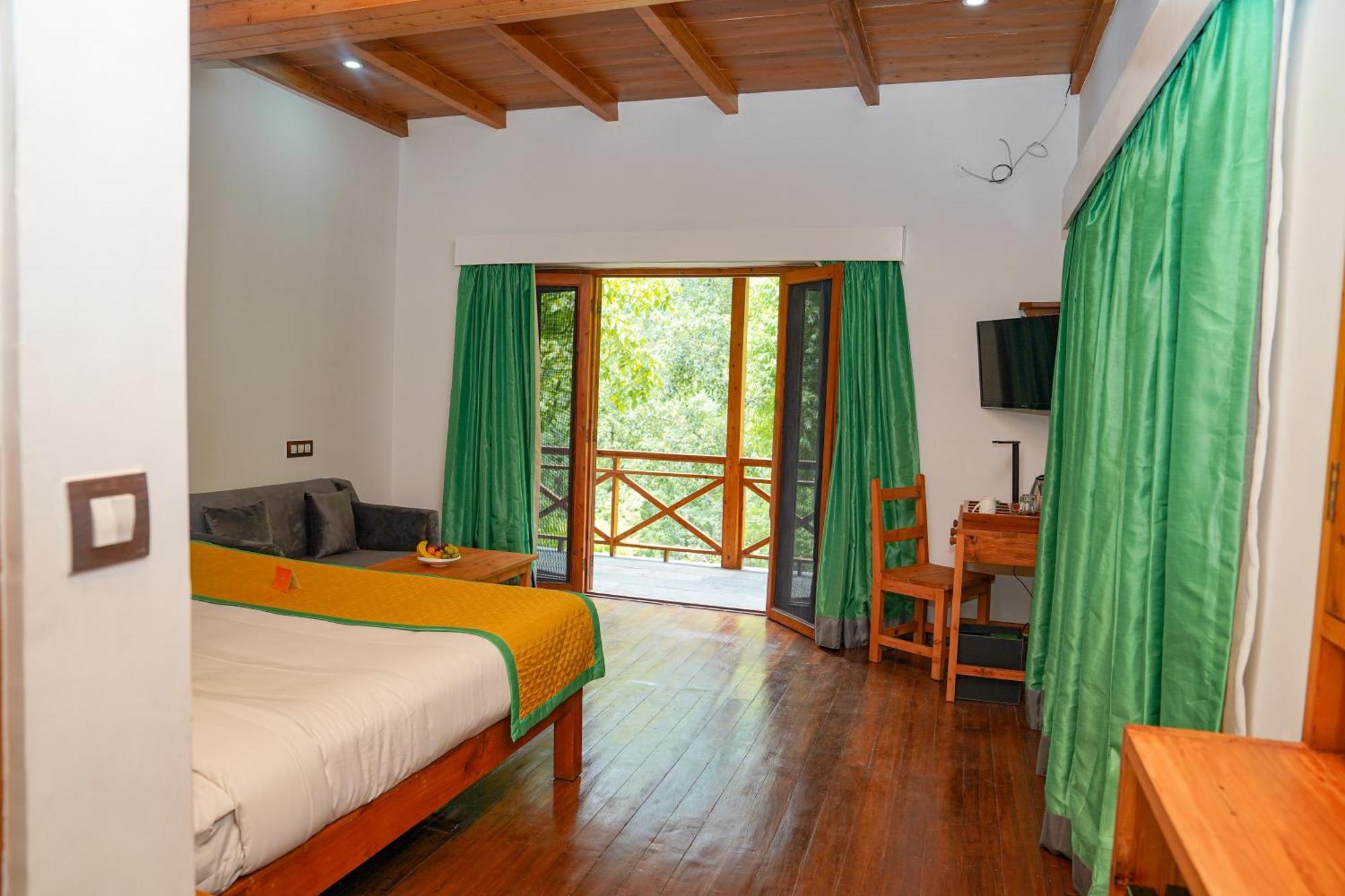 Zone Connect By The Park, Manali Hotel Bagian luar foto