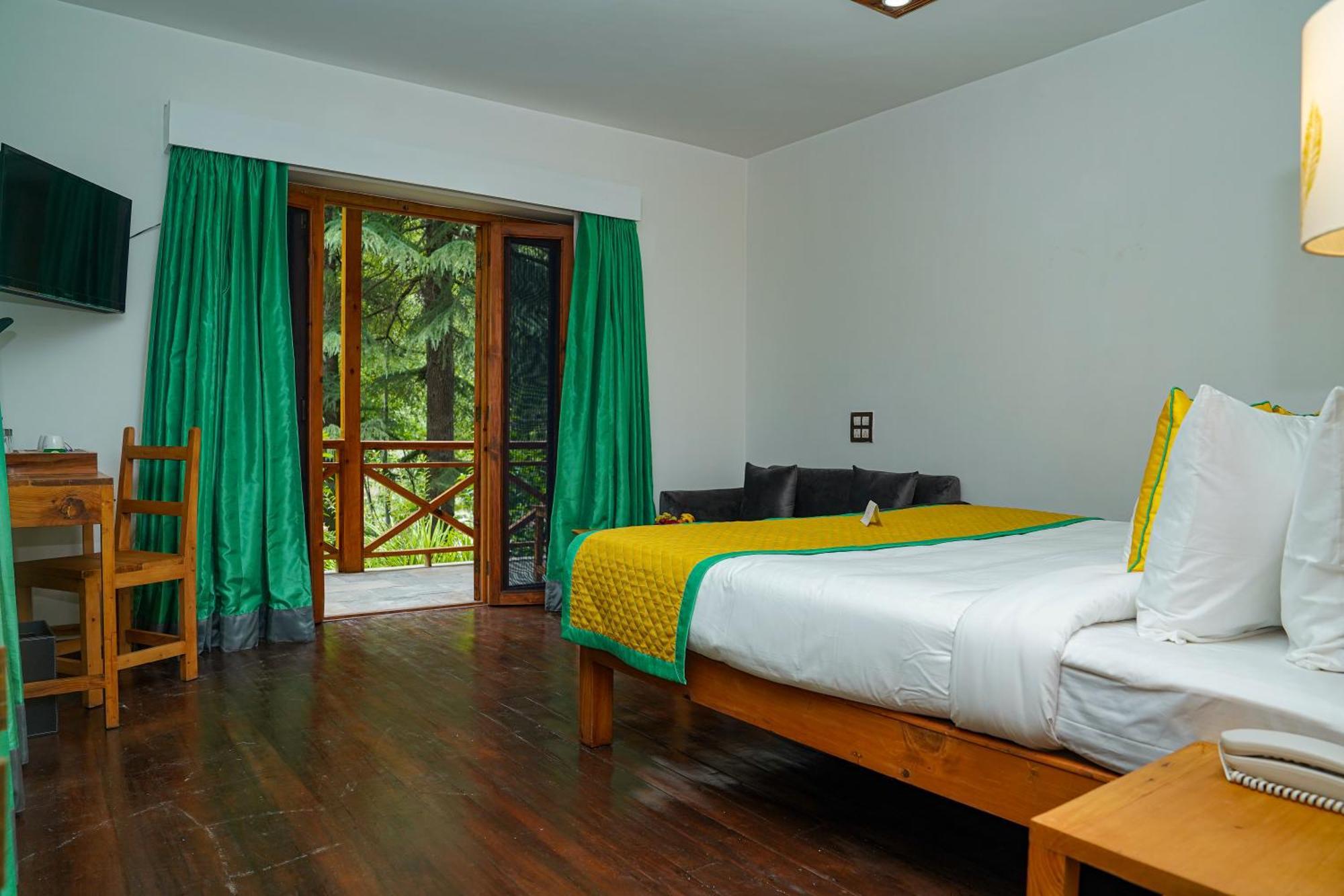 Zone Connect By The Park, Manali Hotel Bagian luar foto