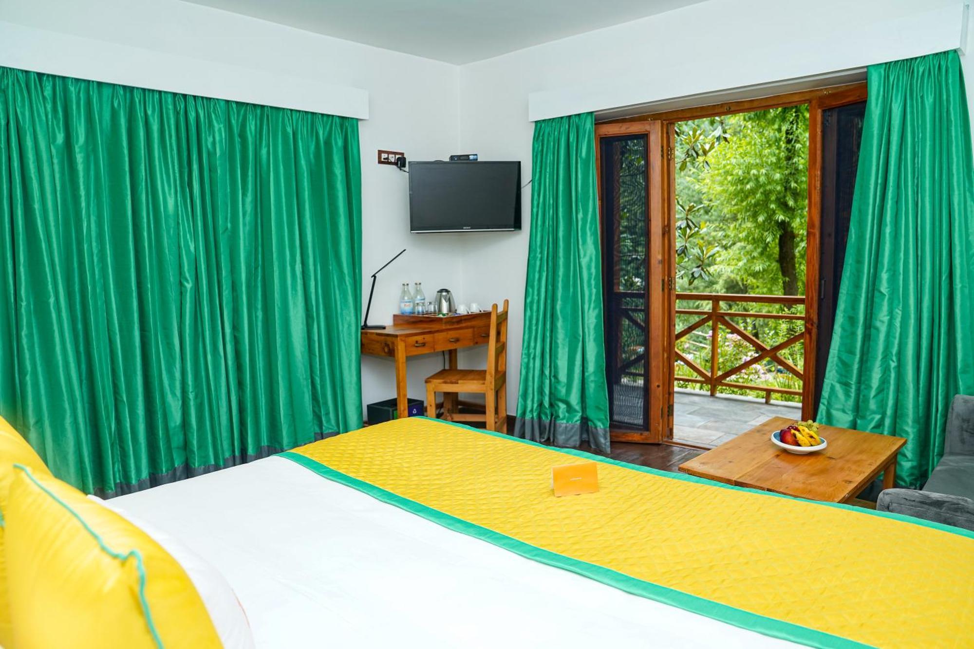 Zone Connect By The Park, Manali Hotel Bagian luar foto