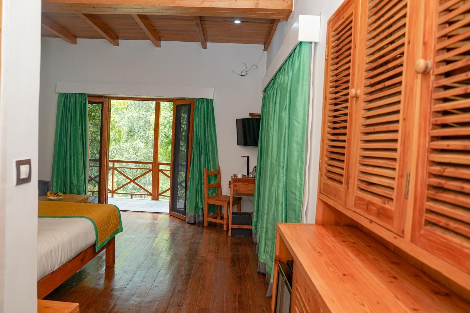 Zone Connect By The Park, Manali Hotel Bagian luar foto