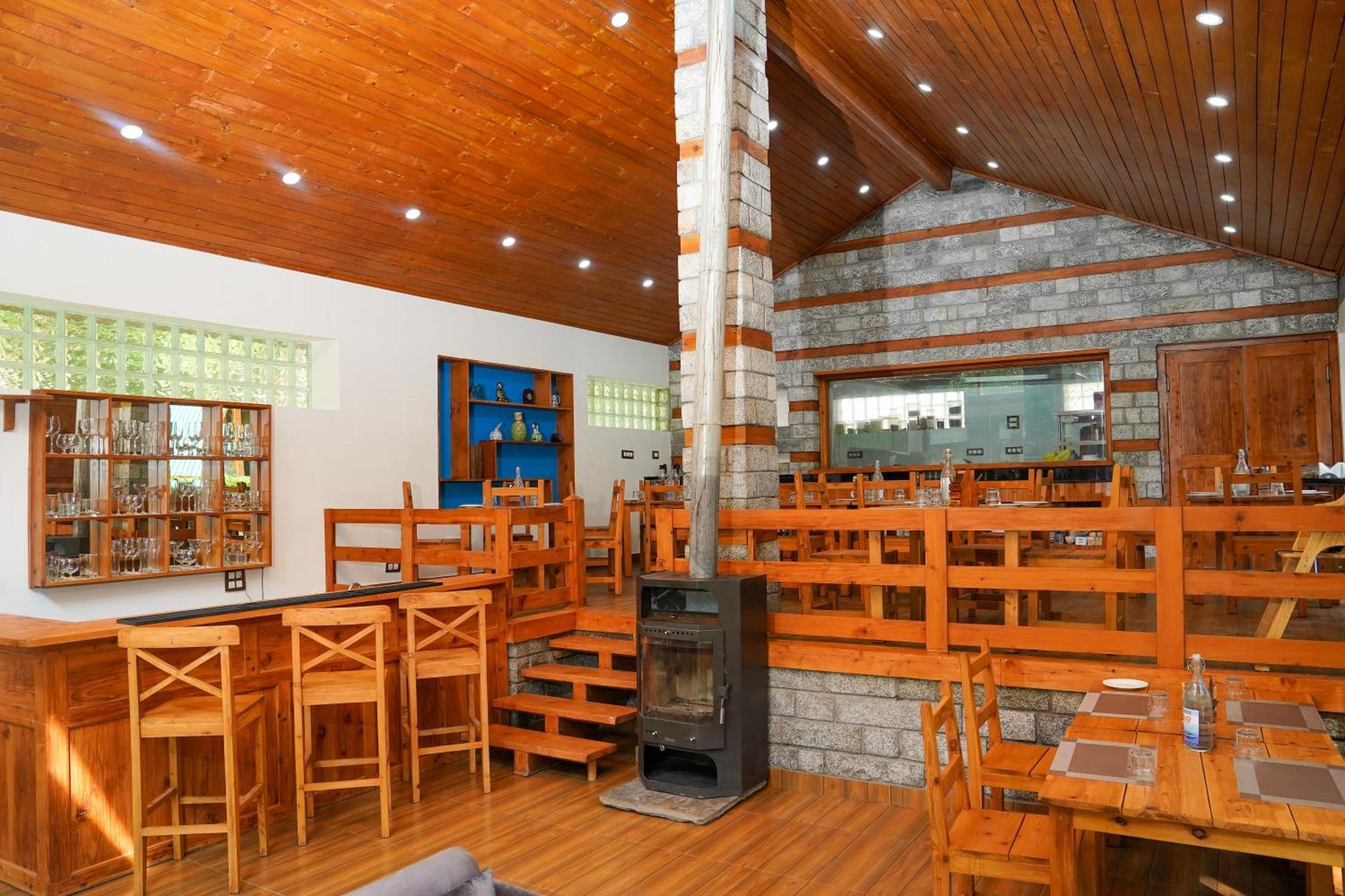 Zone Connect By The Park, Manali Hotel Bagian luar foto